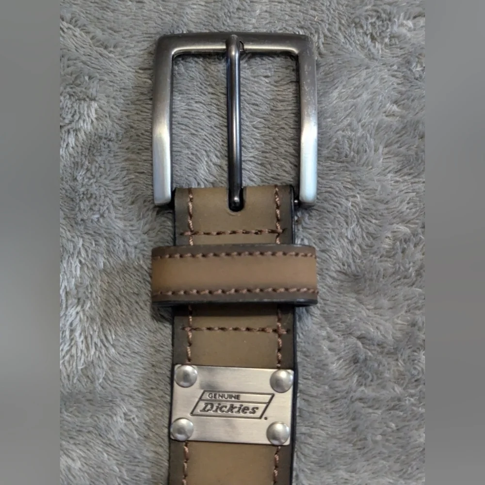Dickies faux leather belt 55 inches tip to tip in excellent condition